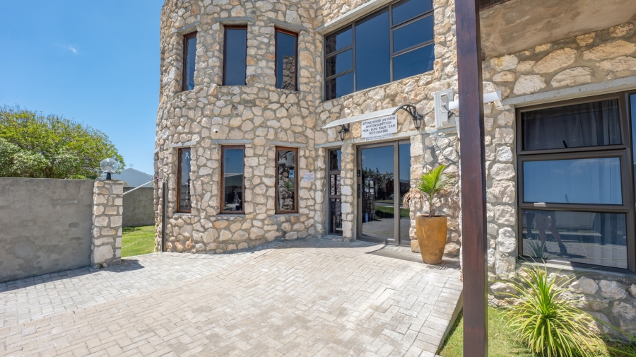 9 Bedroom Property for Sale in Struisbaai Western Cape